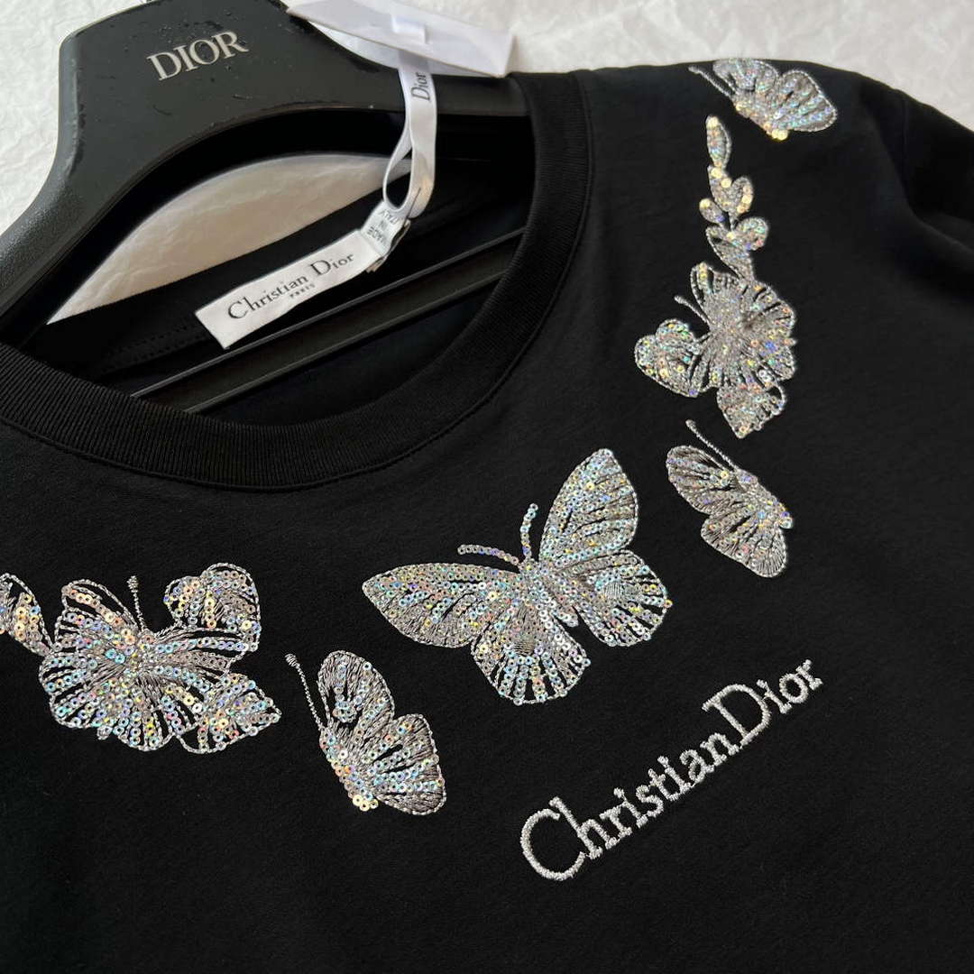 Dior Women's T-shirt Fashion Clothing D82562