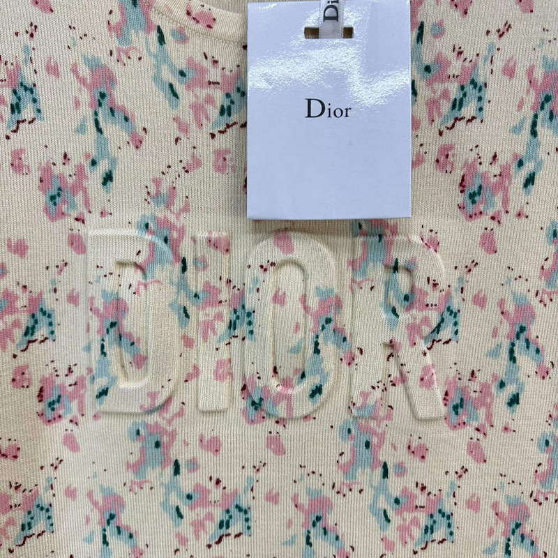 Dior Women's T-shirt Fashion Clothing D82563
