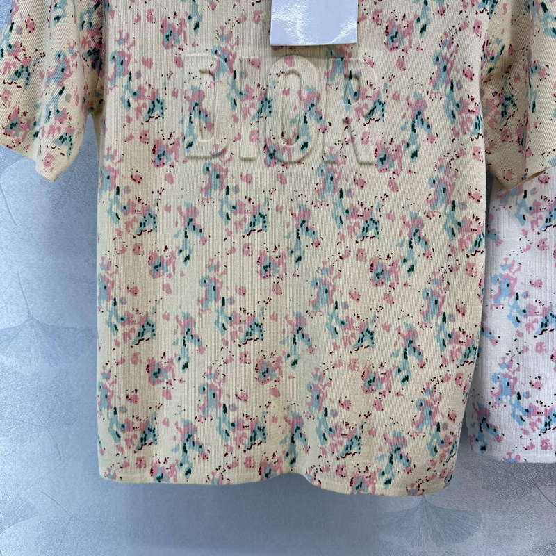 Dior Women's T-shirt Fashion Clothing D82563