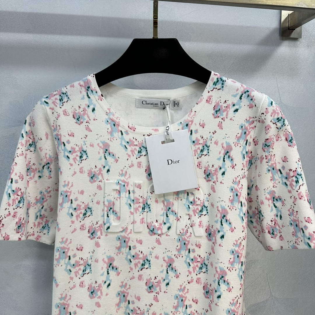 Dior Women's T-shirt Fashion Clothing D82563