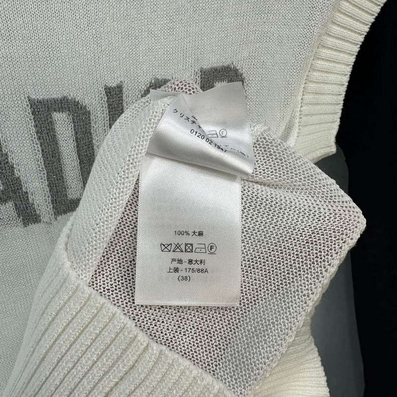Dior Women's T-shirt Fashion Clothing D82564