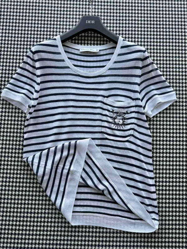 Dior Women's T-shirt Fashion Clothing D82569