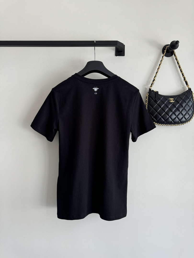 Dior Women's T-shirt Fashion Clothing D82570