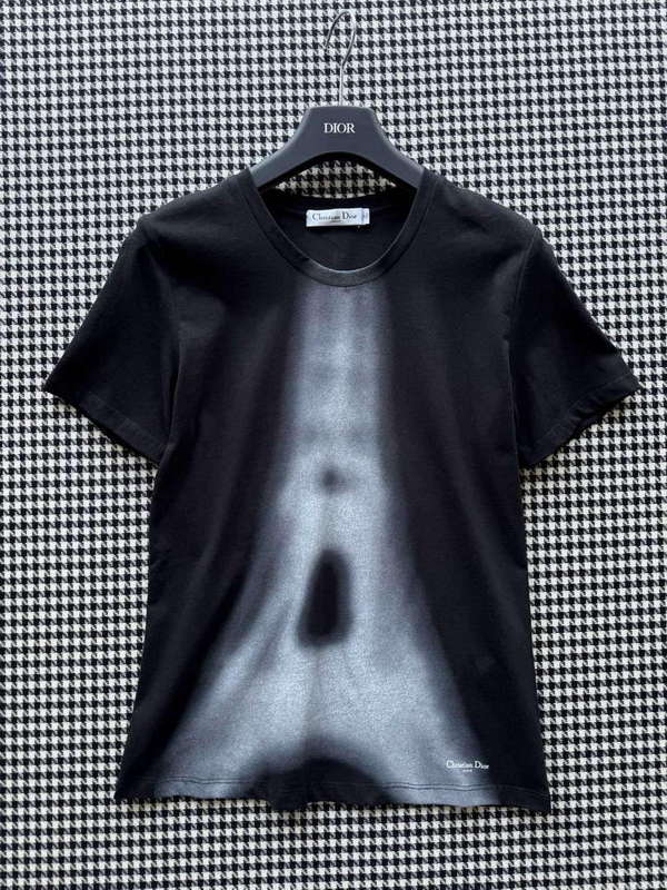 Dior Women's T-shirt Fashion Clothing D82570