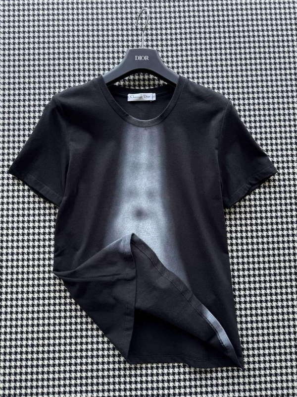Dior Women's T-shirt Fashion Clothing D82570