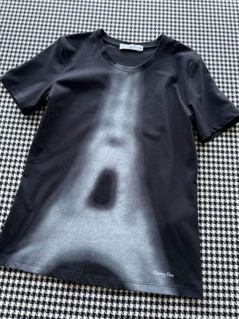 Dior Women's T-shirt Fashion Clothing D82570