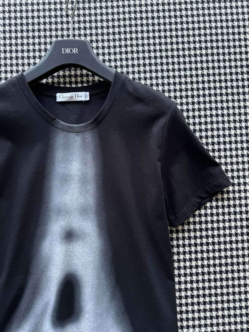 Dior Women's T-shirt Fashion Clothing D82570
