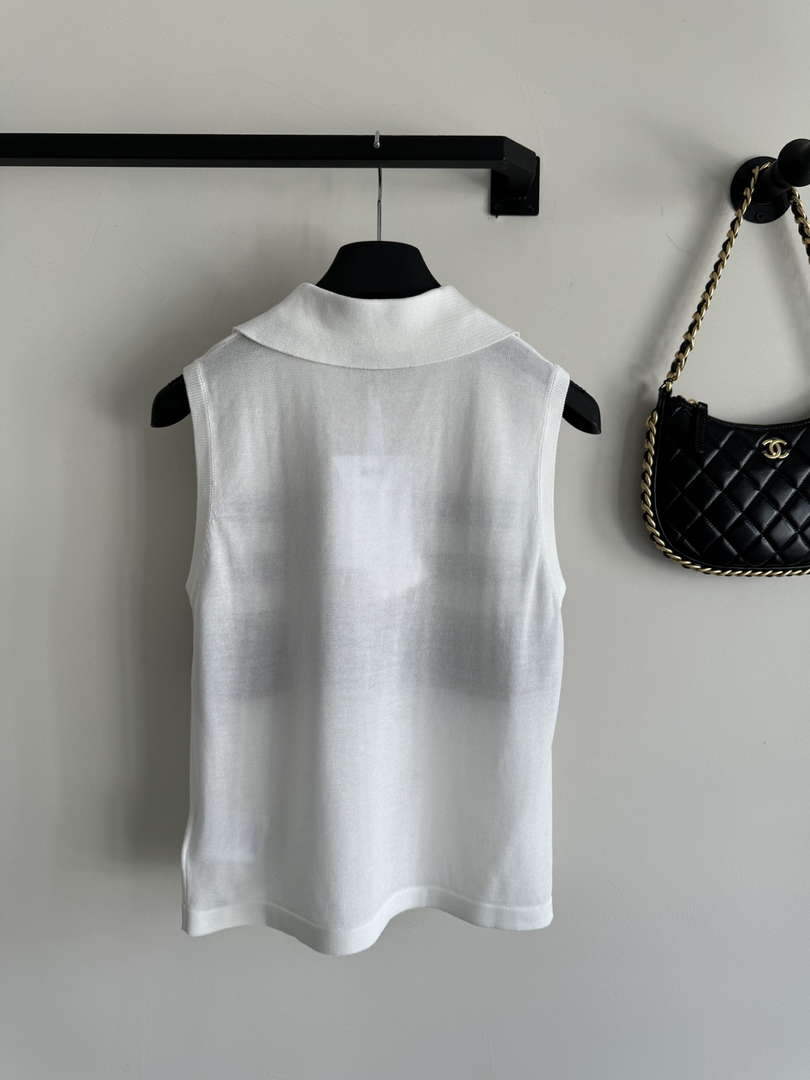 Dior Women's T-shirt Fashion Clothing D82571