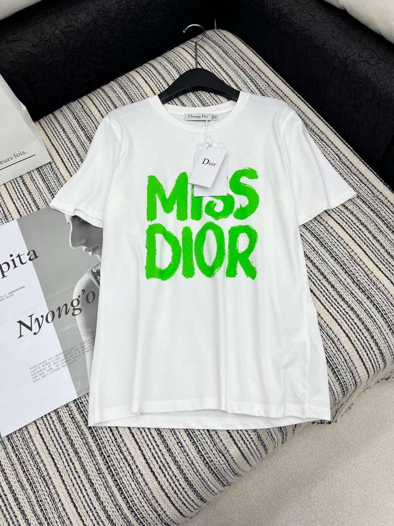 Dior Women's T-shirt Fashion Clothing D82600