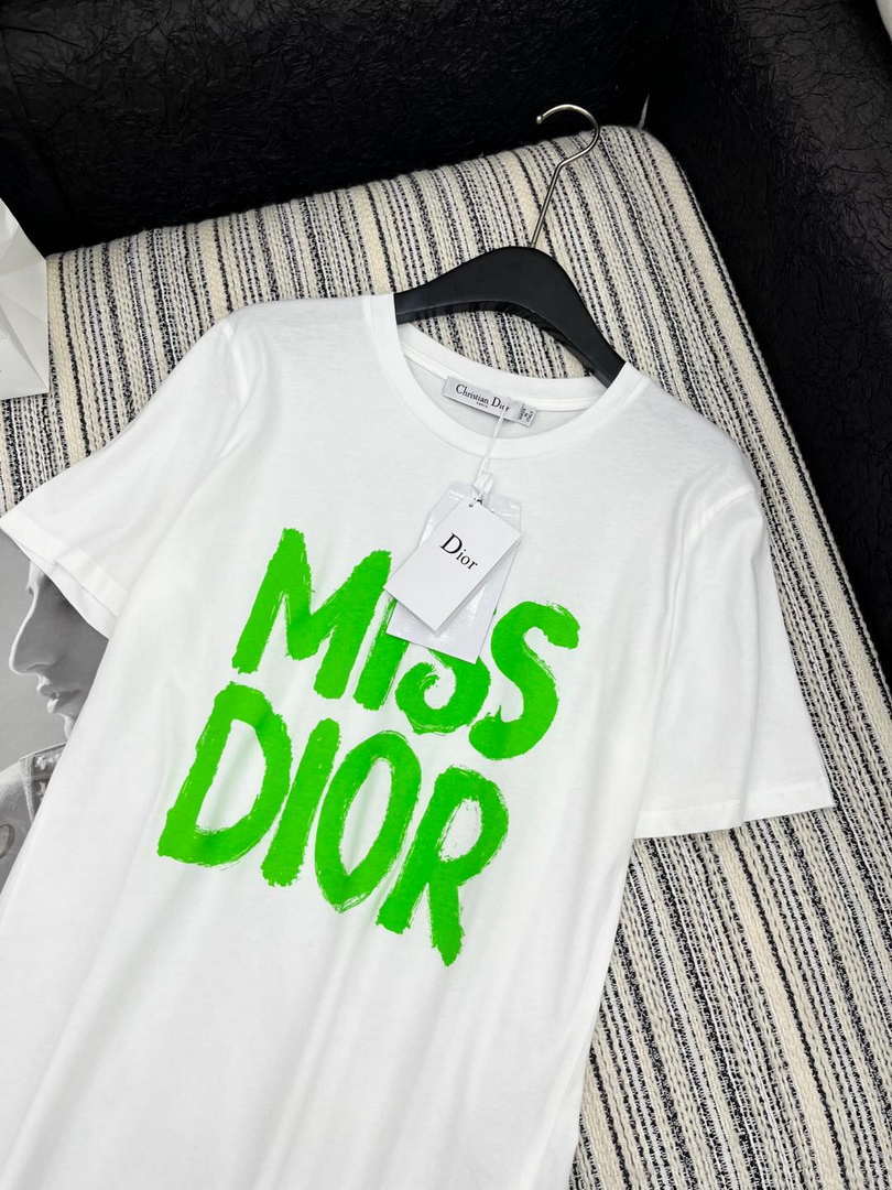 Dior Women's T-shirt Fashion Clothing D82600