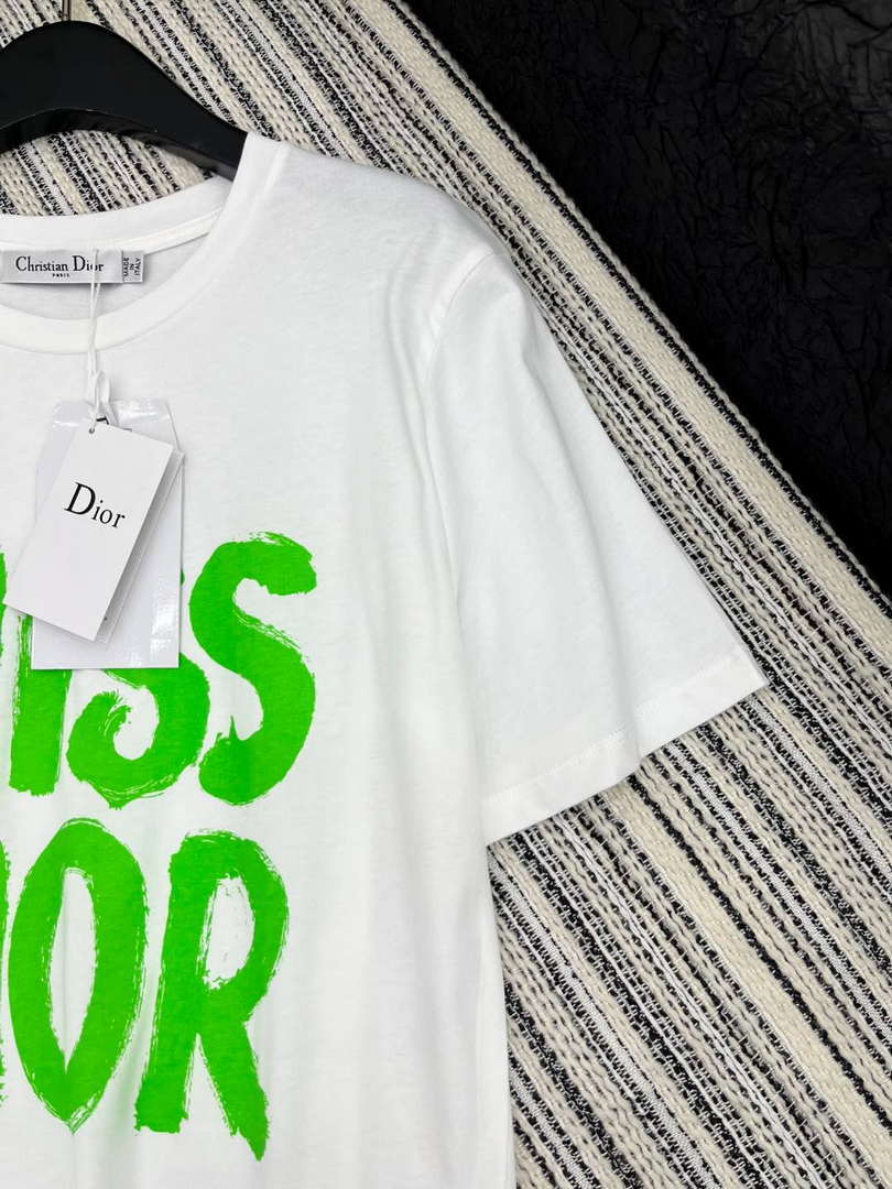 Dior Women's T-shirt Fashion Clothing D82600