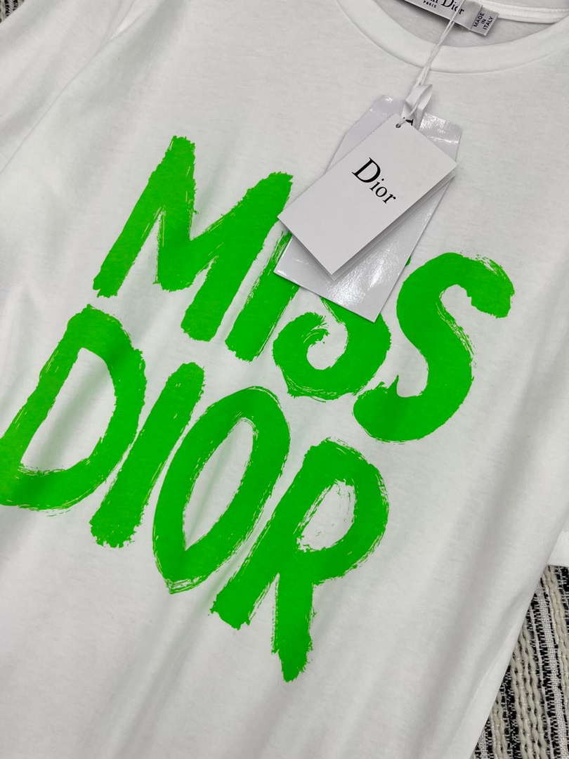 Dior Women's T-shirt Fashion Clothing D82600