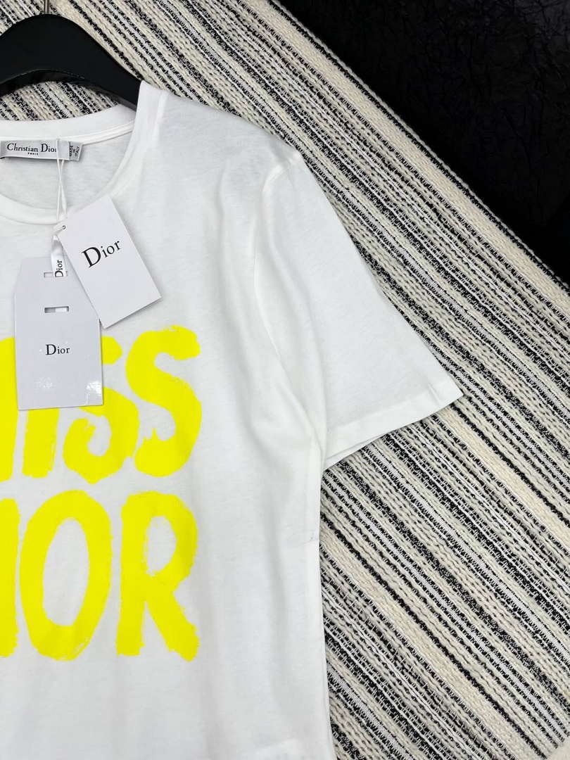 Dior Women's T-shirt Fashion Clothing D82601
