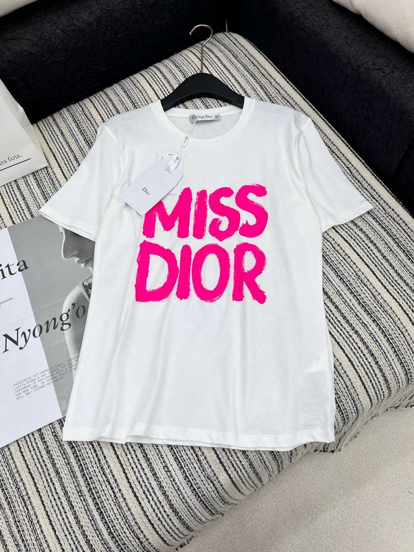 Dior Women's T-shirt Fashion Clothing D82602