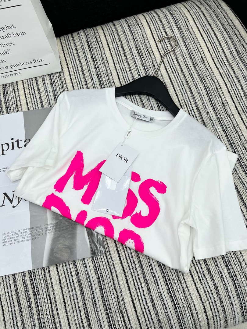 Dior Women's T-shirt Fashion Clothing D82602