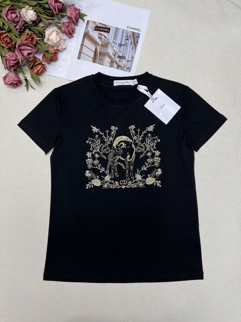 Dior Women's T-shirt Fashion Clothing D82607