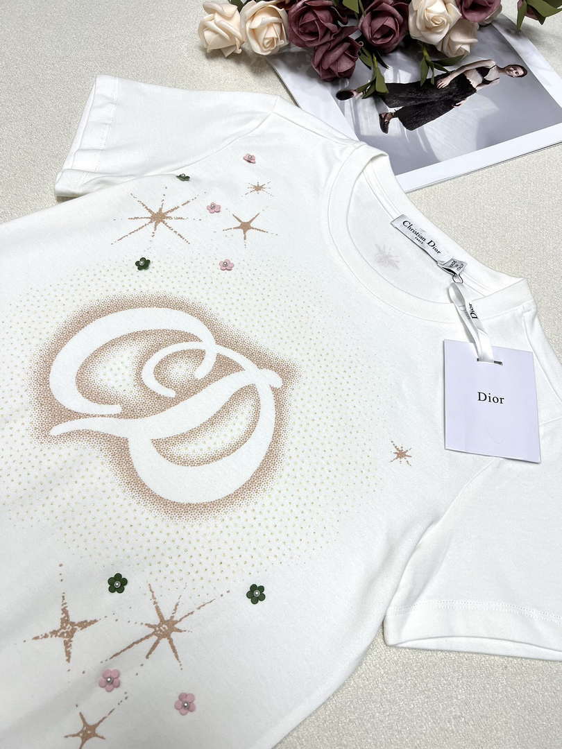 Dior Women's T-shirt Fashion Clothing D82608