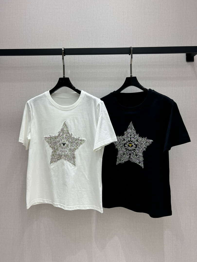 Dior Women's T-shirt Fashion Clothing D82610