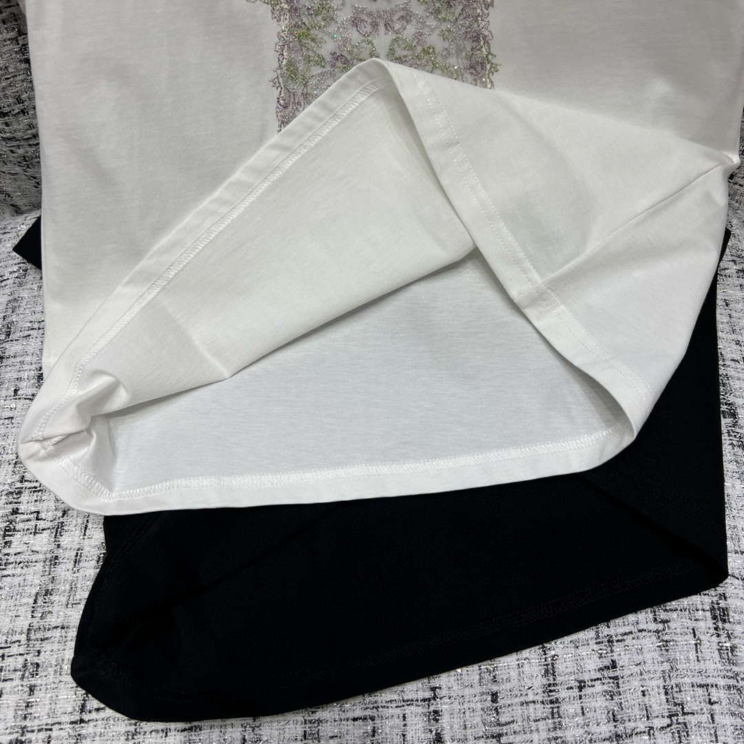 Dior Women's T-shirt Fashion Clothing D82610