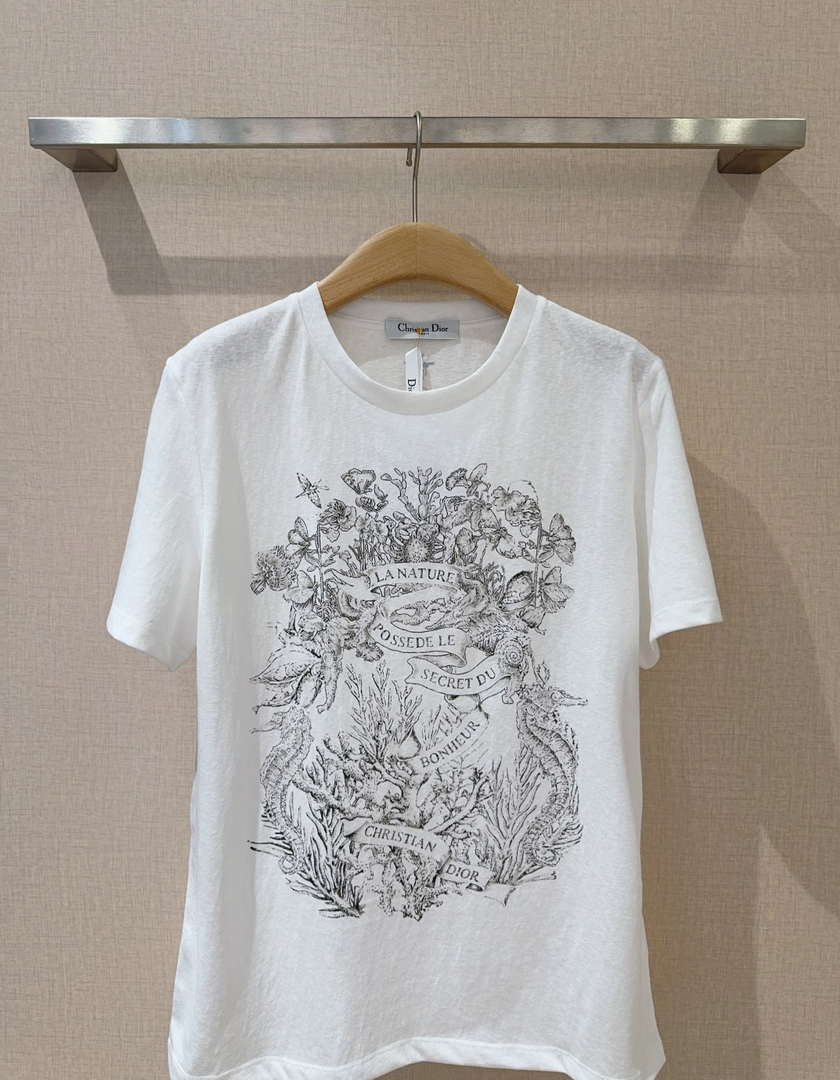 Dior Women's T-shirt Fashion Clothing D82611
