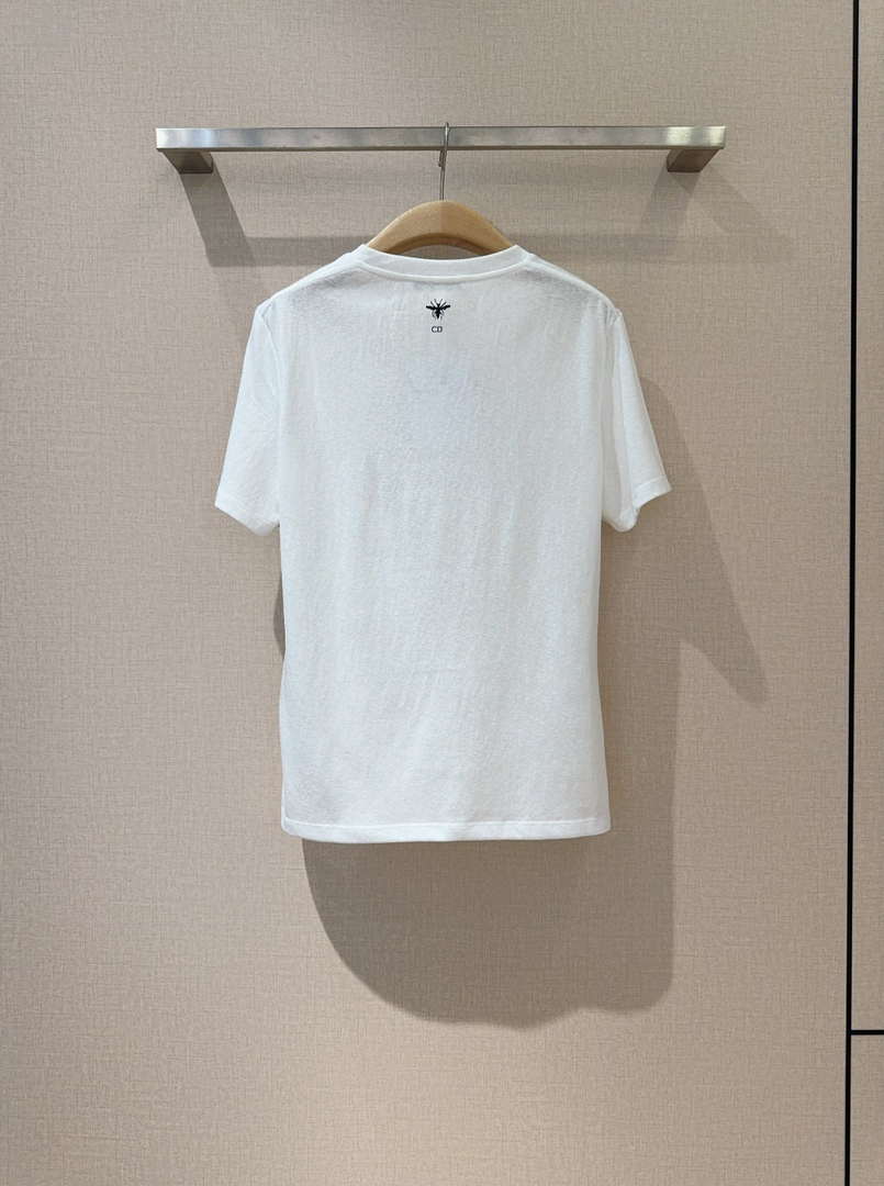 Dior Women's T-shirt Fashion Clothing D82611