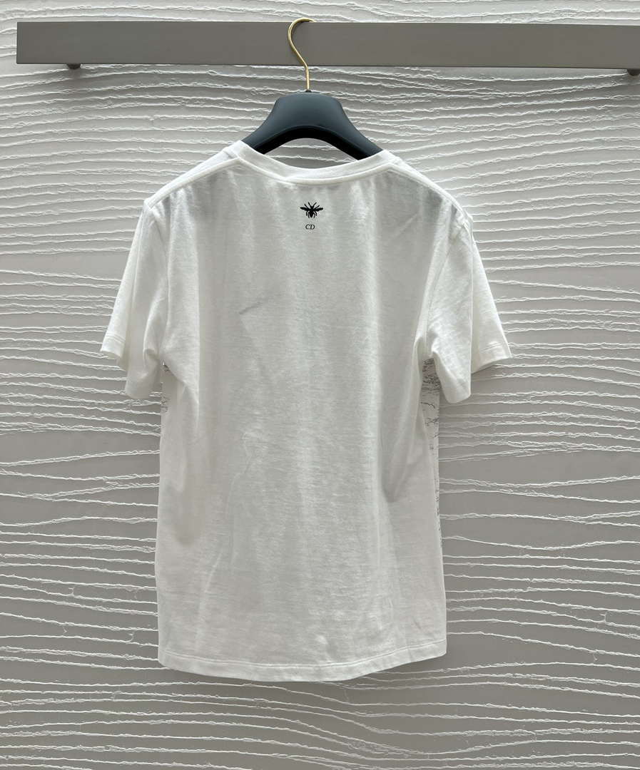 Dior Women's T-shirt Fashion Clothing D82605