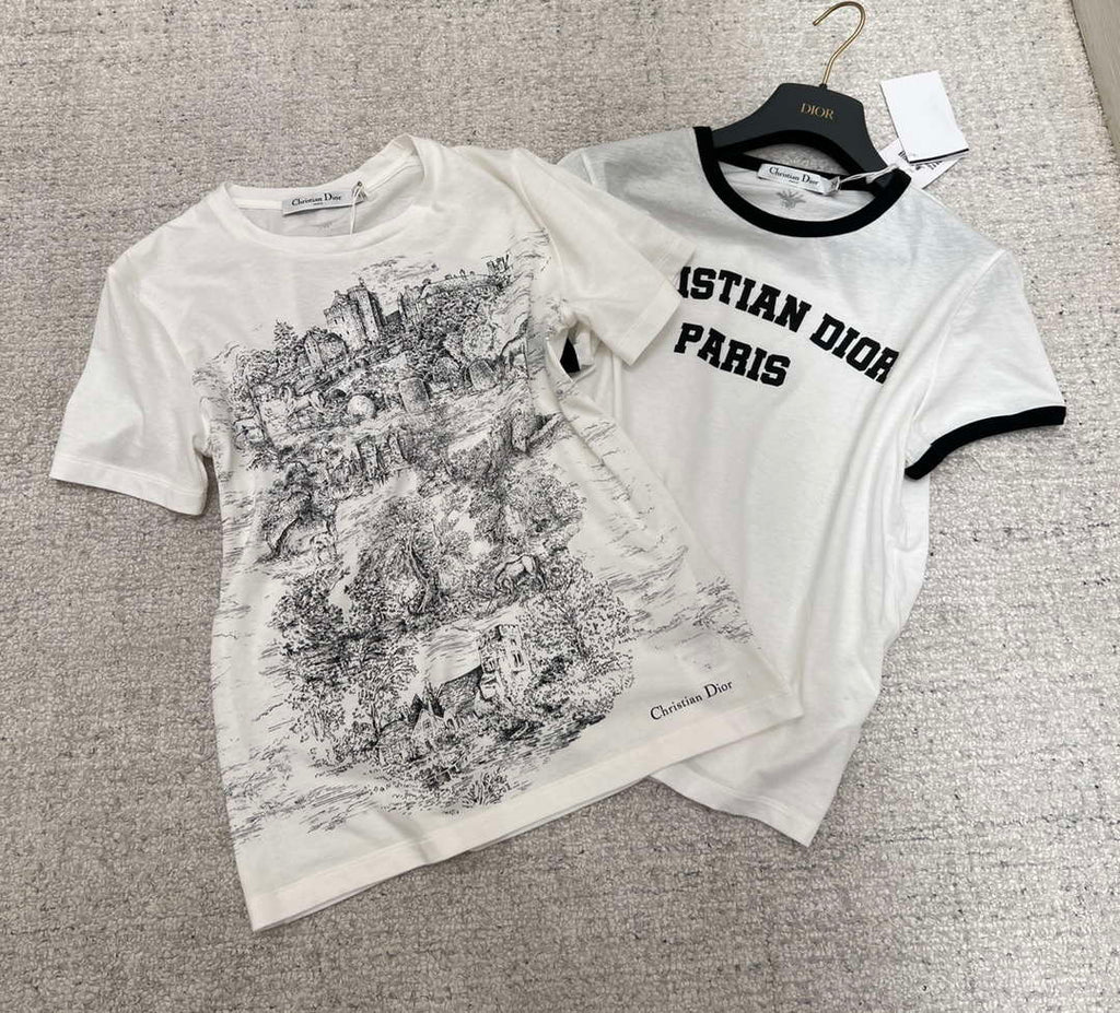 Dior Women's T-shirt Fashion Clothing D82605