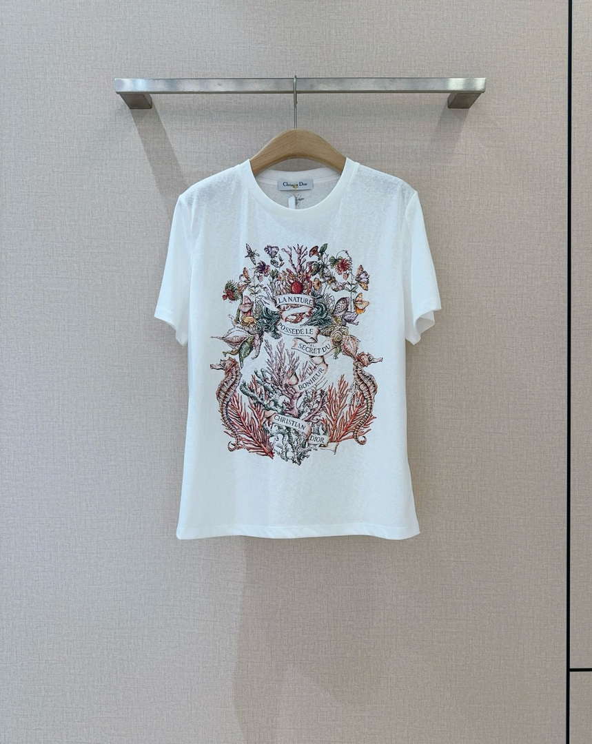Dior Women's T-shirt Fashion Clothing D82612