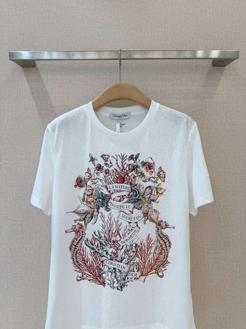 Dior Women's T-shirt Fashion Clothing D82612