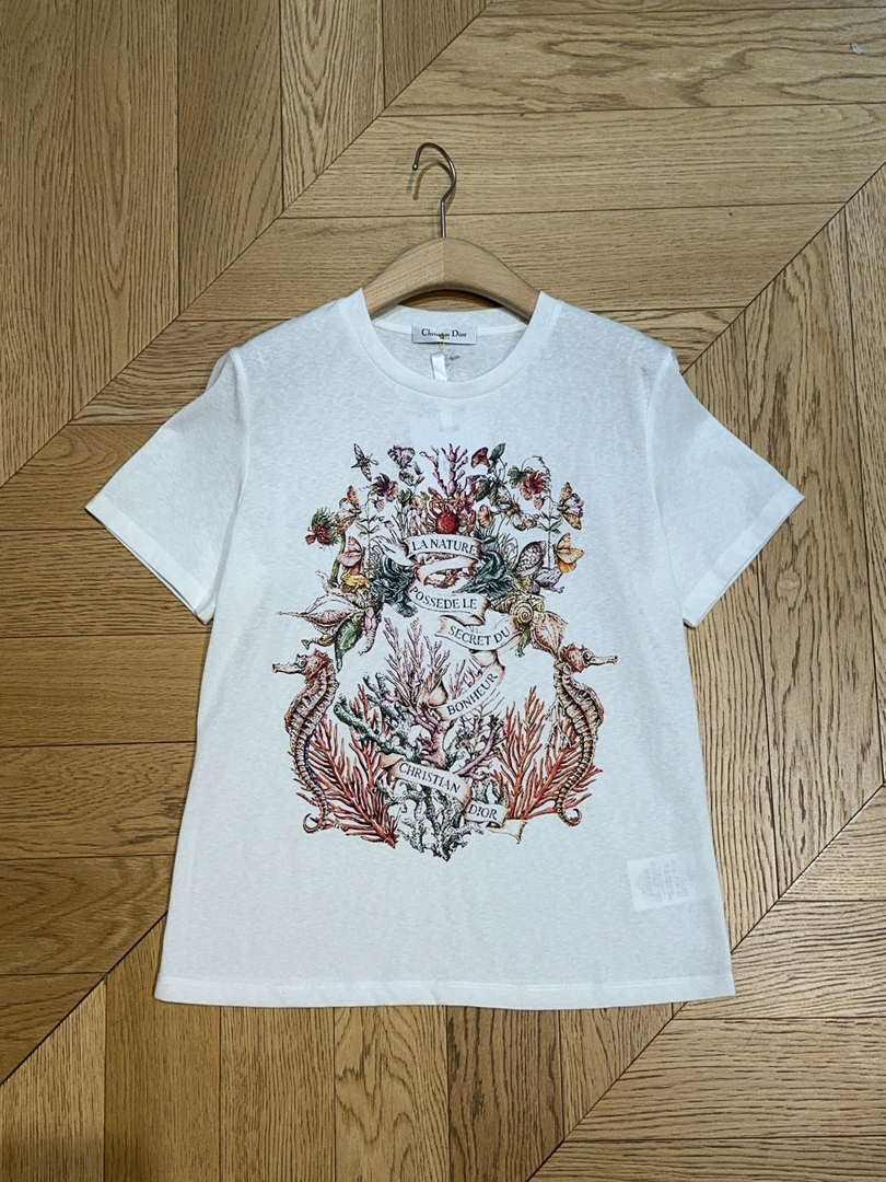 Dior Women's T-shirt Fashion Clothing D82612
