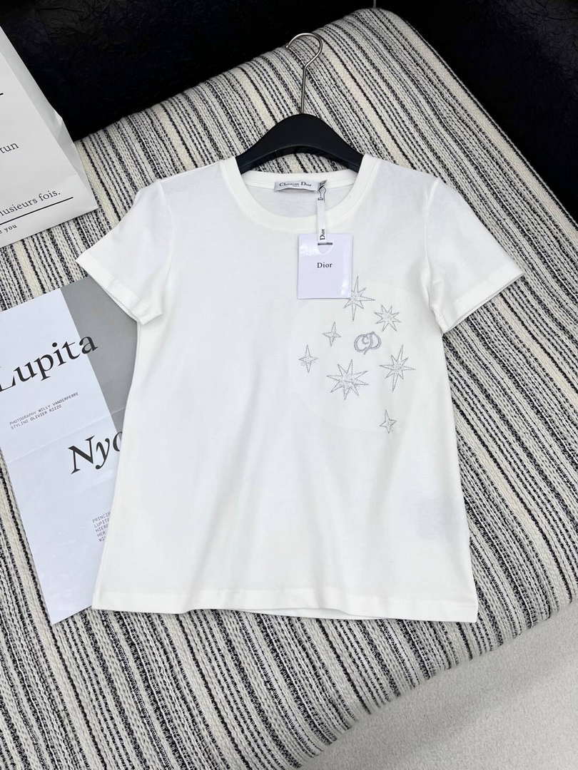 Dior Women's T-shirt Fashion Clothing D82613