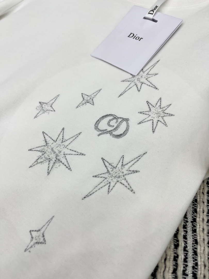Dior Women's T-shirt Fashion Clothing D82613