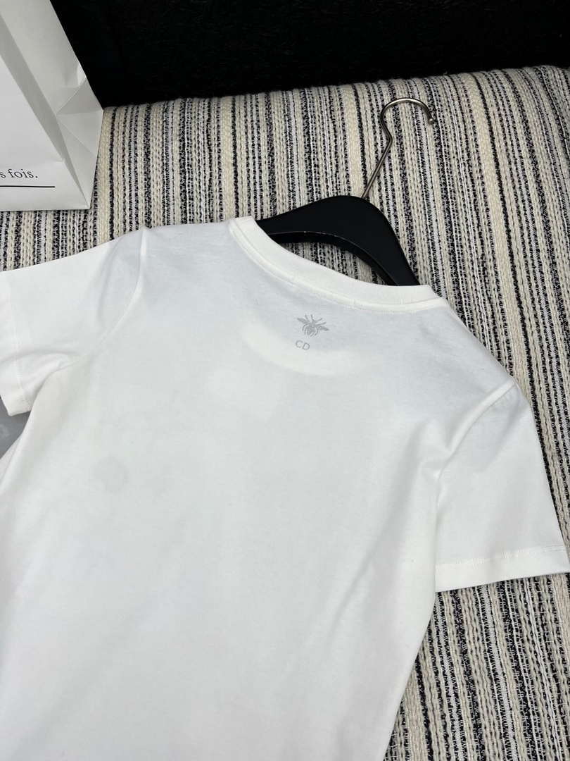Dior Women's T-shirt Fashion Clothing D82613