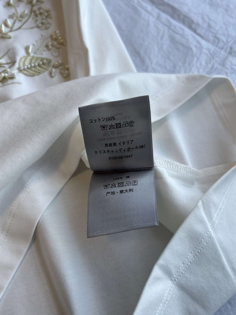 Dior Women's T-shirt Fashion Clothing D82617
