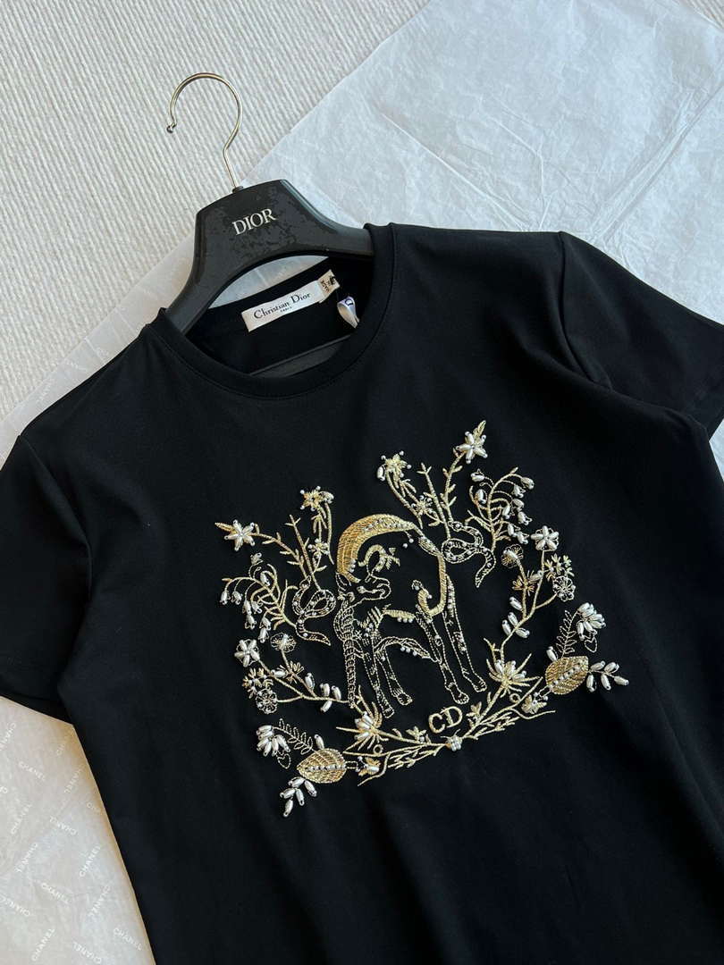 Dior Women's T-shirt Fashion Clothing D82617