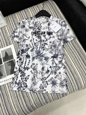 Dior Women's T-shirt Fashion Clothing D82618 - S - View 1