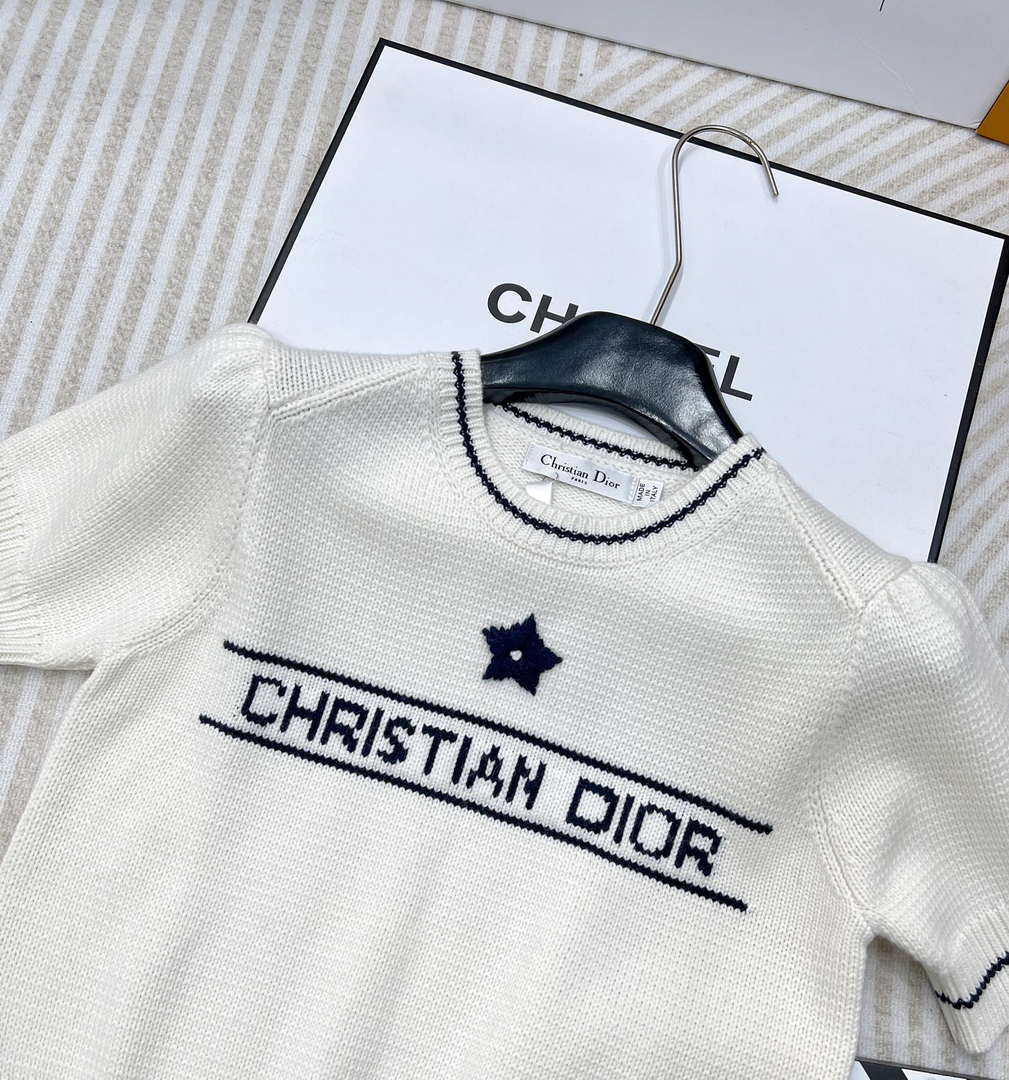 Dior Women's T-shirt Fashion Clothing D82700 Five-star embroidered short sleeves