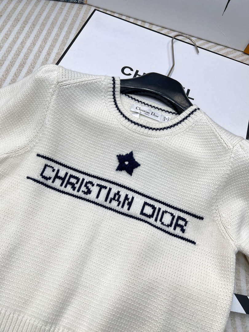 Dior Women's T-shirt Fashion Clothing D82700 Five-star embroidered short sleeves