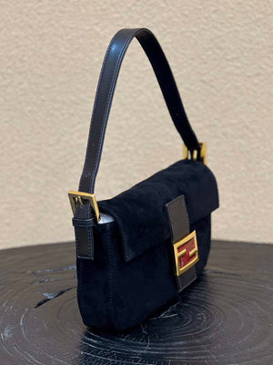 Fendi 8339 Baguette Middle Age Solid Color Series Underarm Bag Black - Default Title - View 3