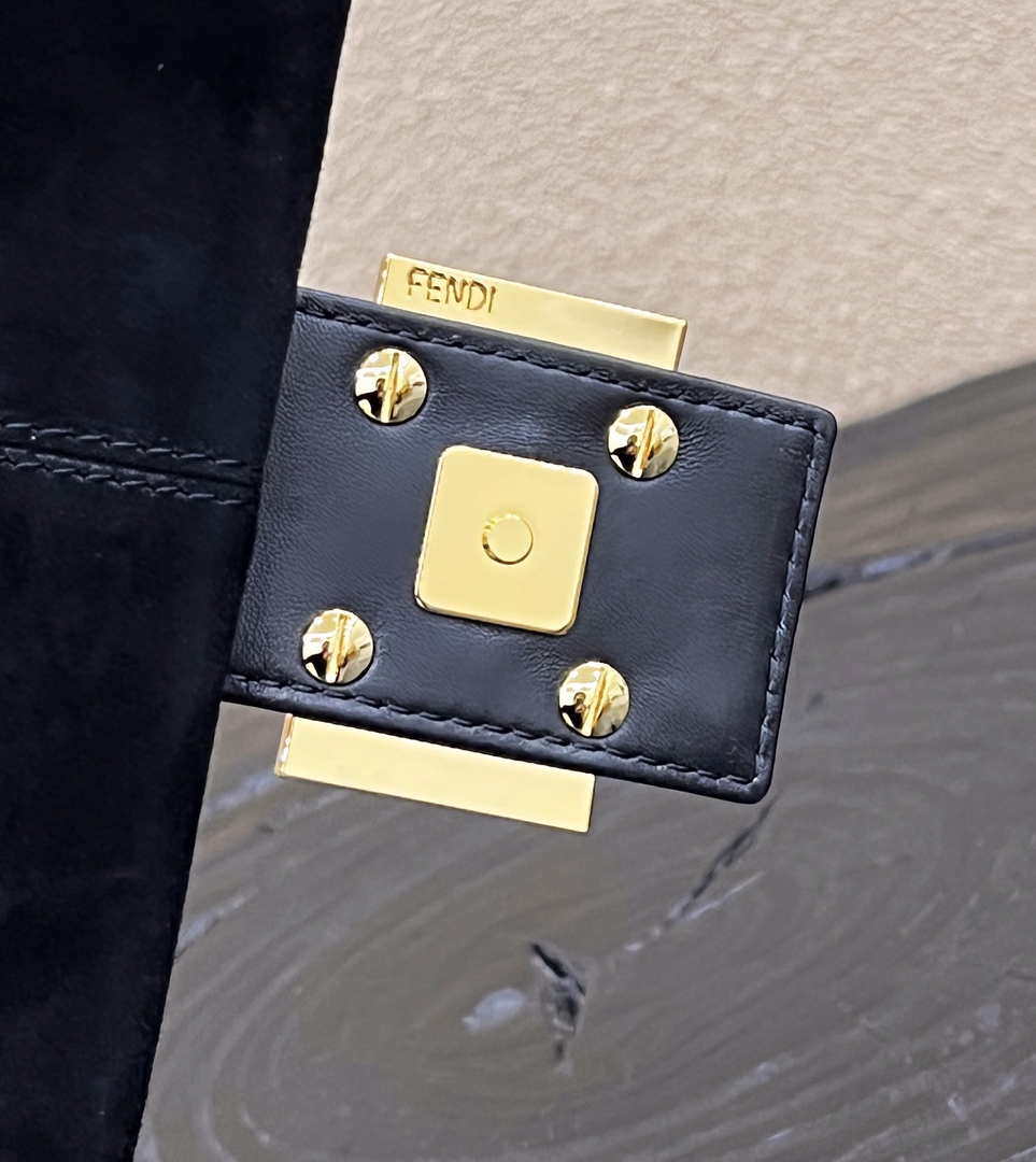 Fendi 8339 Baguette Middle Age Solid Color Series Underarm Bag Black - Default Title - View 6