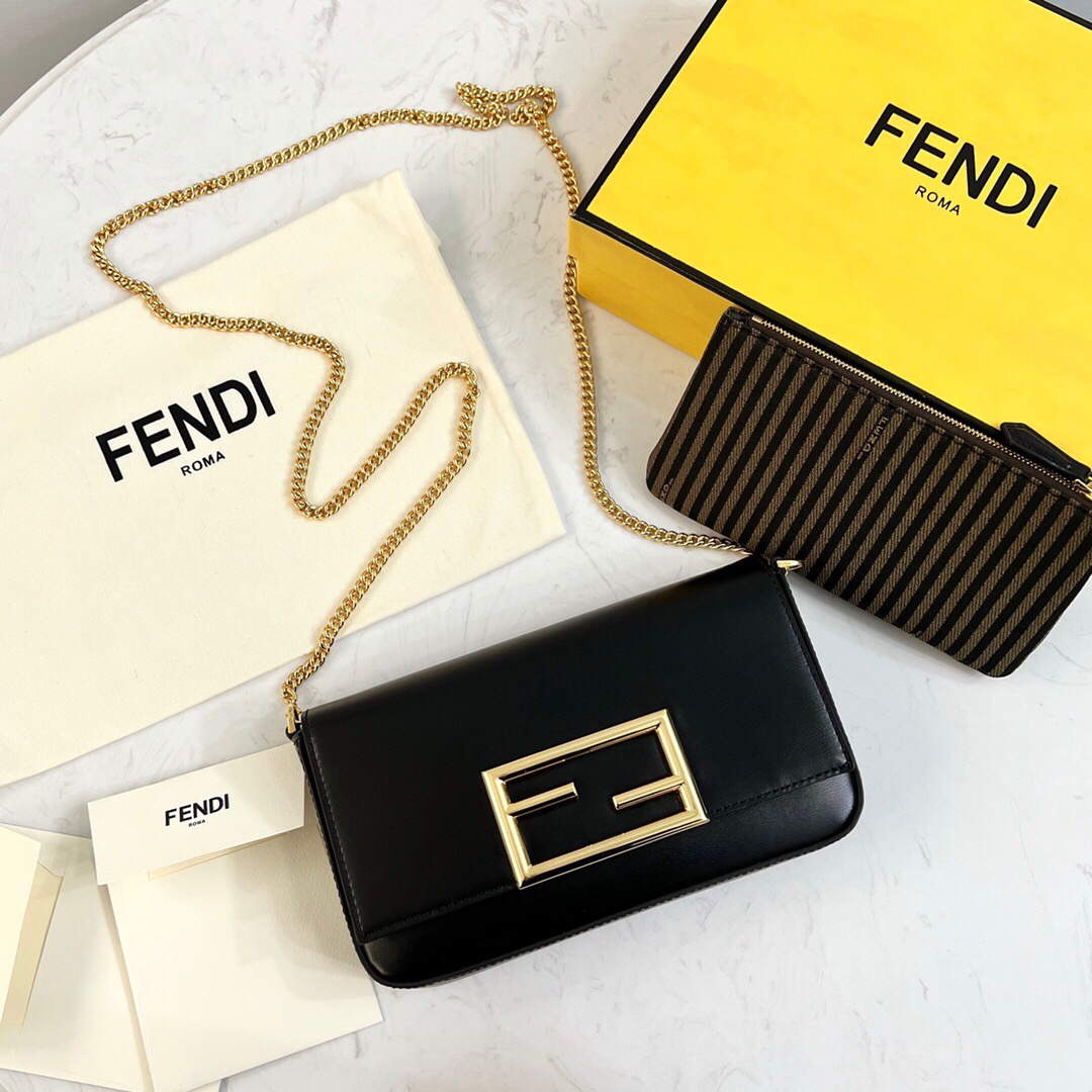 Fendi 8521 Baguette Chain Midi Shoulder Bag Black - Default Title - View 1