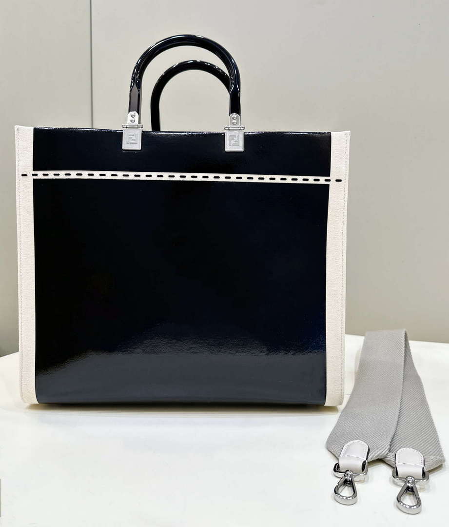 Fendi 8BH386 Fendi Sunshine Medium Blak and white leather shopper
