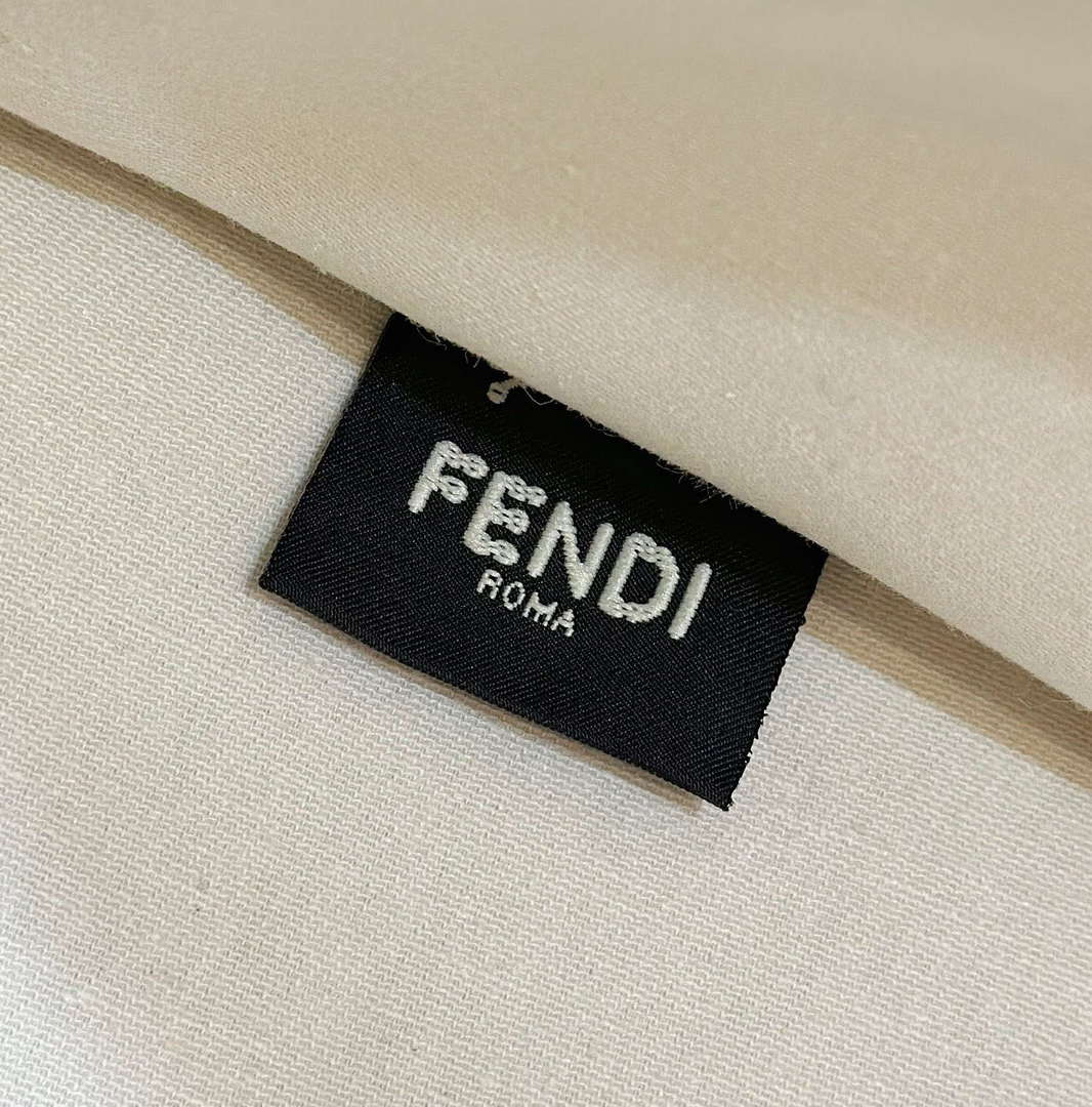 Fendi 8BH386 Fendi Sunshine Medium Blak and white leather shopper