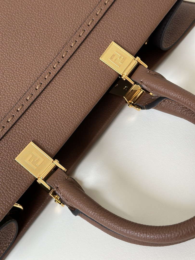 Fendi 8BH386 Fendi Sunshine Medium Brown leather shopper Full-grain cowhide 8636
