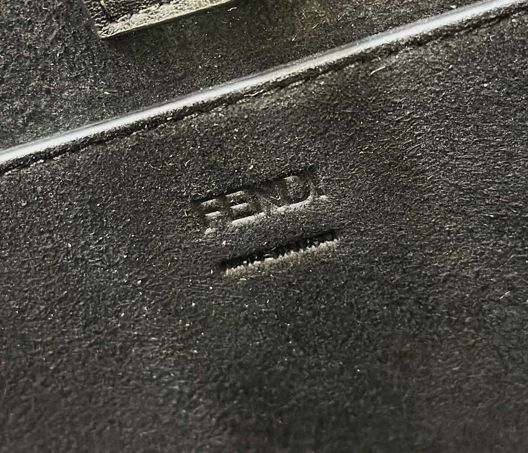 Fendi 8BH394 Fendi Sunshine Small Black leather shopper Printer FF