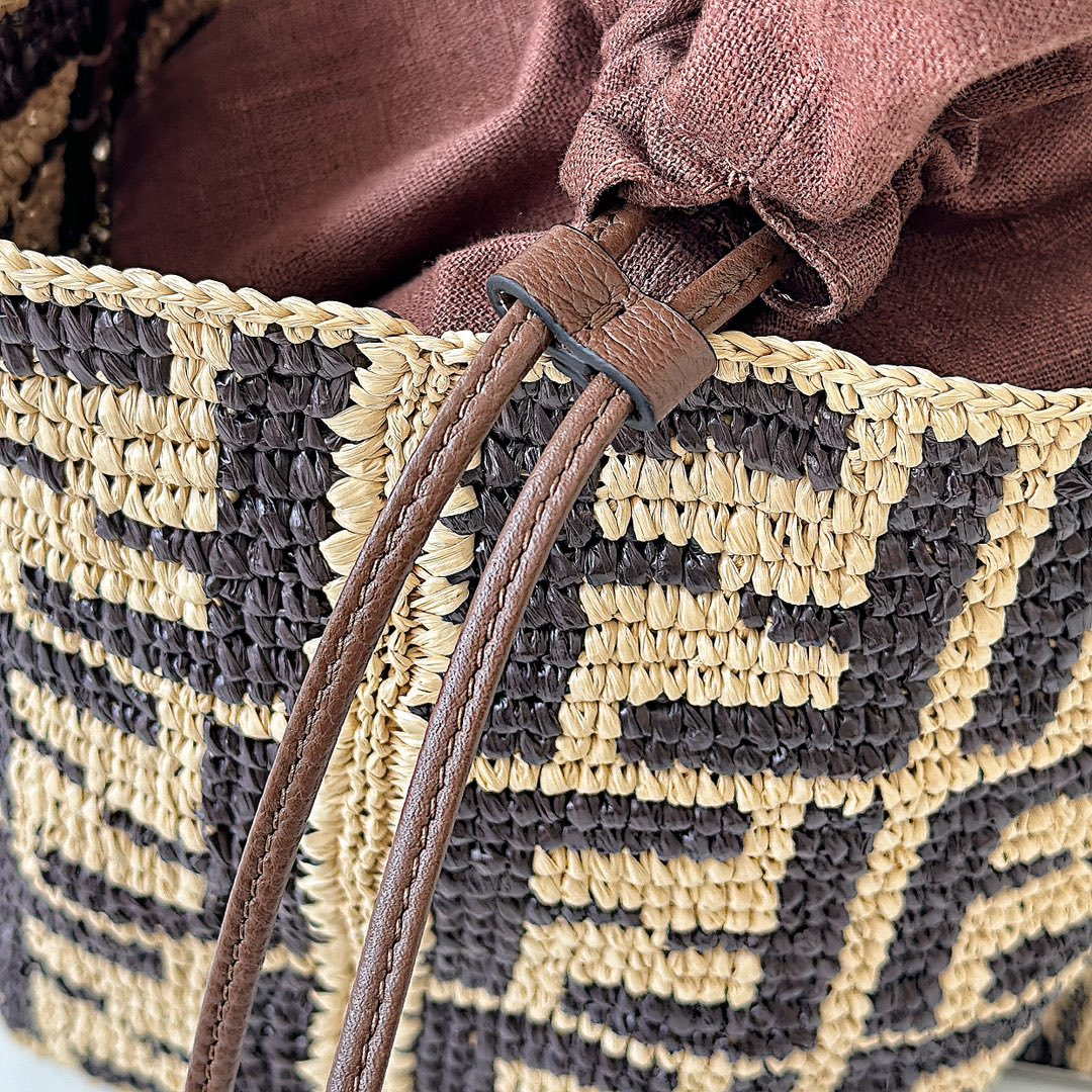 Fendi 8BH424AS3BF17A1 Small Roll Beige FF raffia crochet shopper 8659s