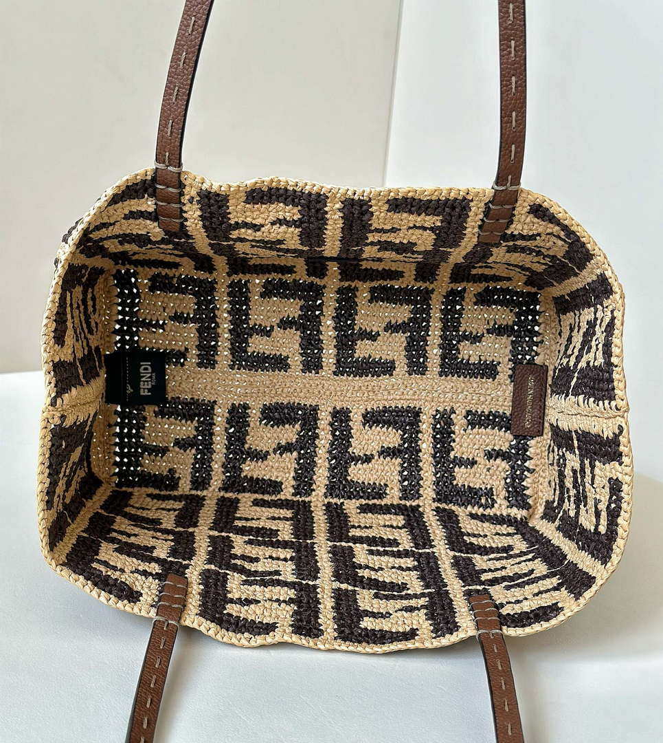 Fendi 8BH424AS3BF17A1 Small Roll Beige FF raffia crochet shopper 8659s