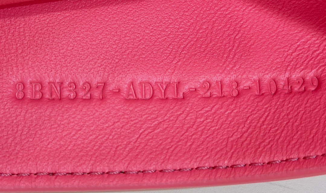 Fendi 8BN321 Peekaboo ISeeU Medium Pink Selleria bag with 646 hand-sewn topstitches 80133