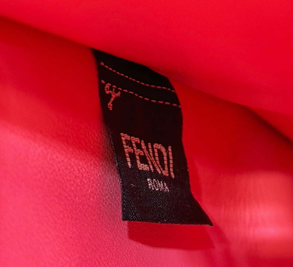 Fendi 8BN321 Peekaboo ISeeU Medium Pink Selleria bag with 646 hand-sewn topstitches 80133