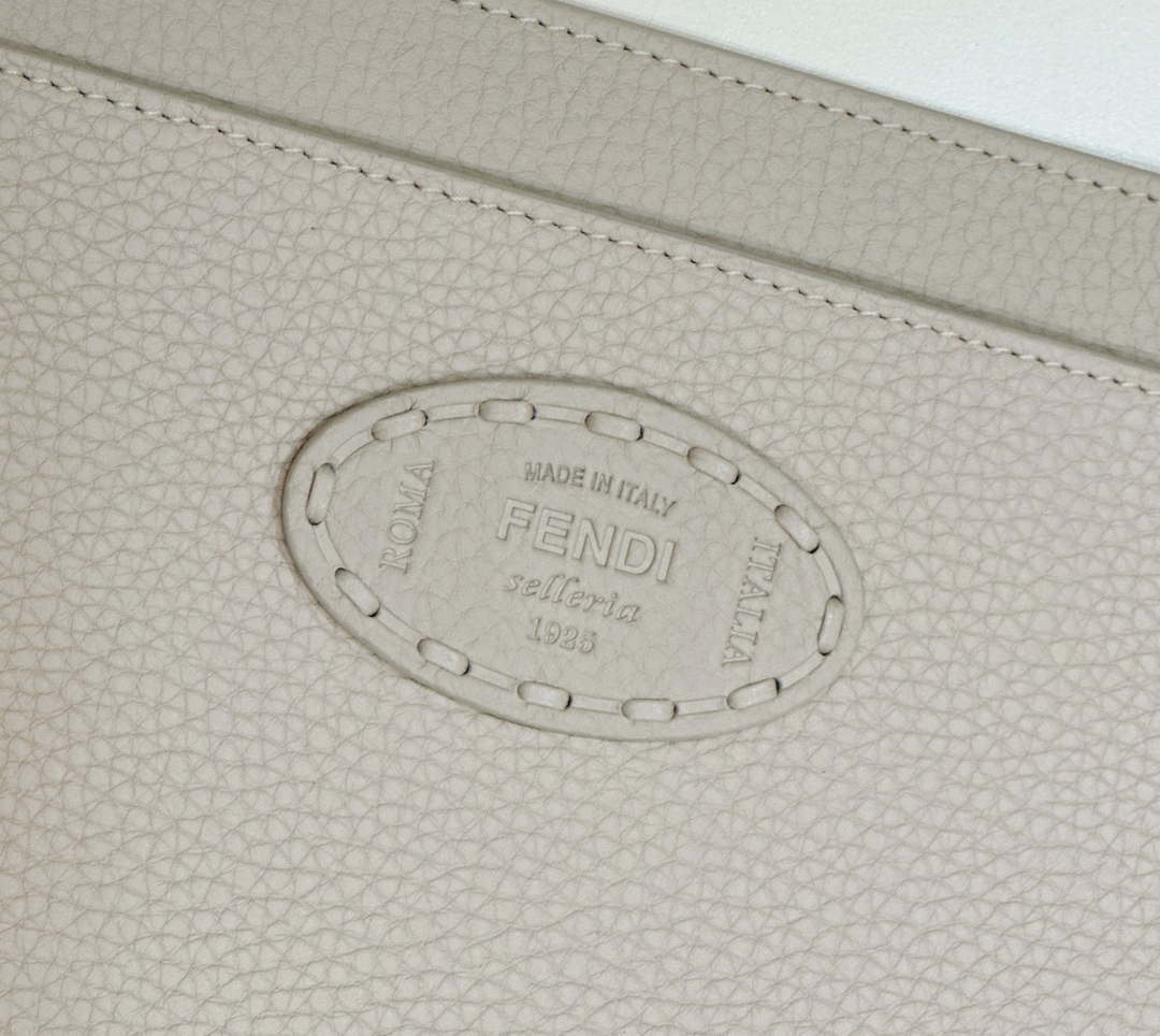 Fendi 8BN321 Peekaboo ISeeU Medium White Selleria bag with 646 hand-sewn topstitches 80133